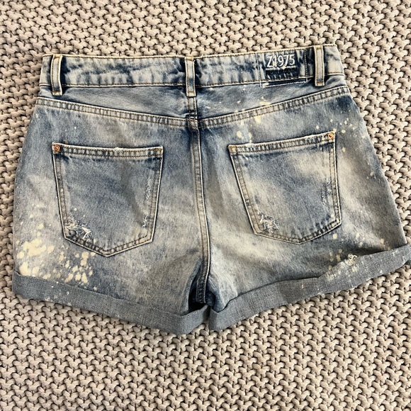 Zara Distressed Cuffed Jean Shorts - Picture 2 of 11